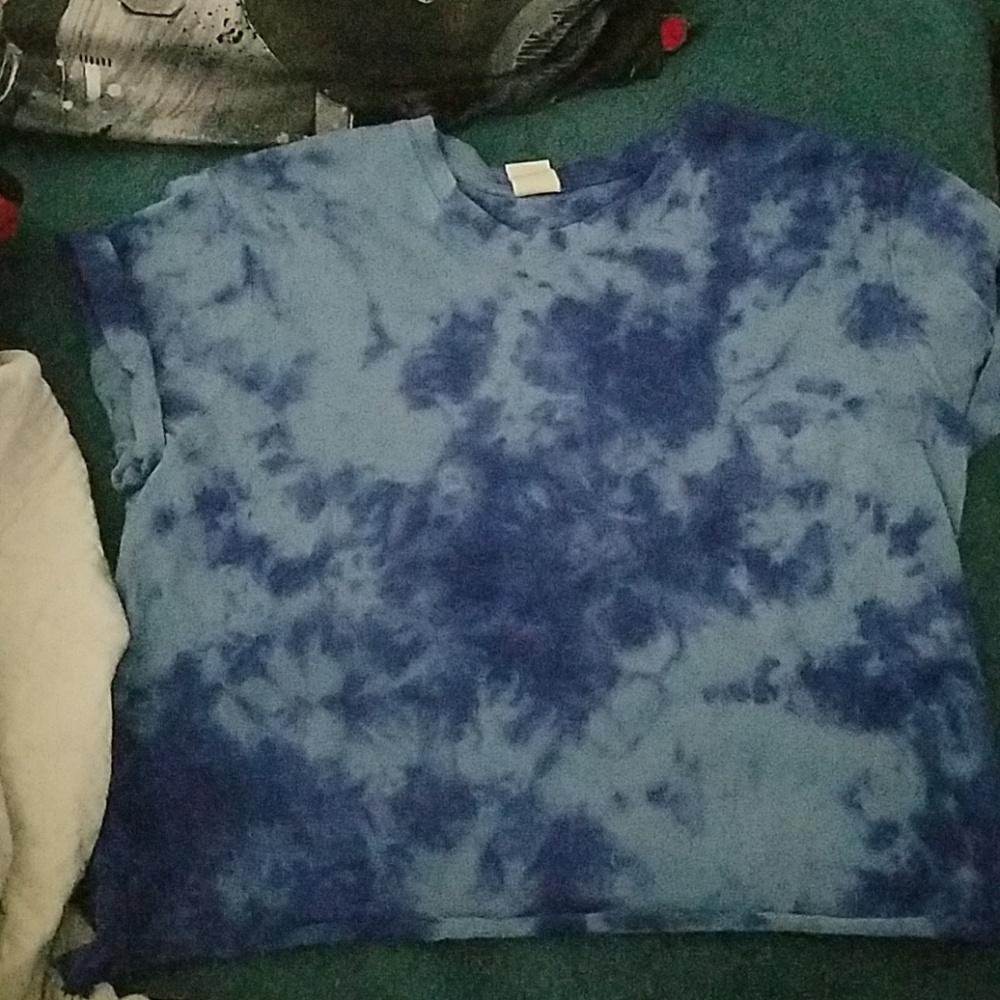 blue tie dye crop top